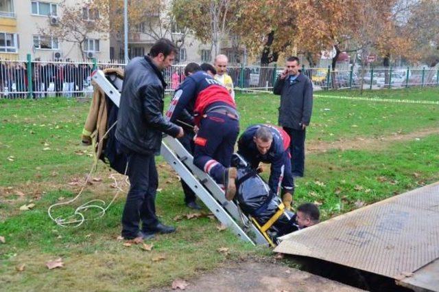 Torunlarini Görmeye Giden Adamin Cesedi Su Tahliye Kanalinda Bulundu