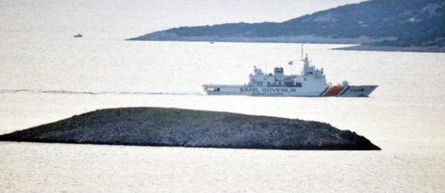 Yunan Balikçilara Türk Sahil Güvenlik Botu Engeli