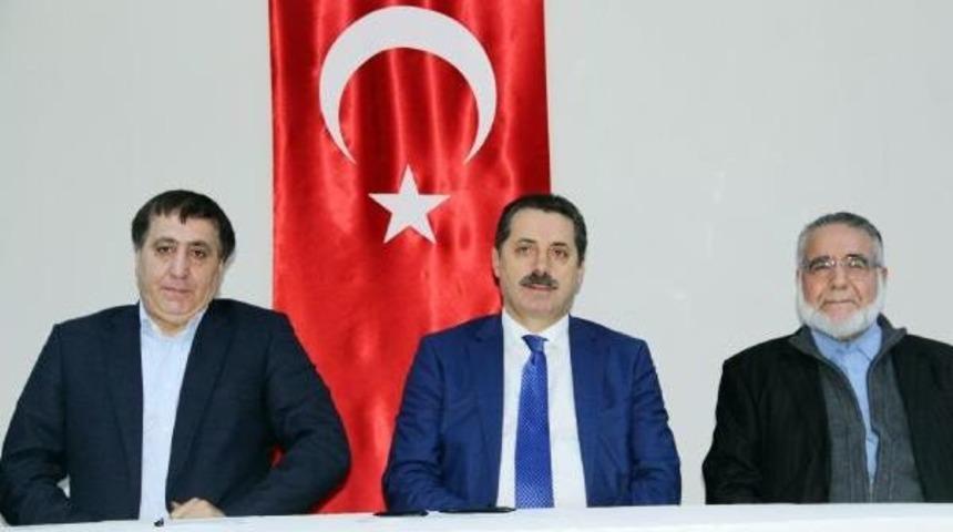 Bakan &Ccedil;elik: Bir Elde Zeytin Dali &Ouml;teki Elde Silah Olmaz (2)