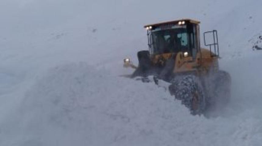 Hakkari&rsquo;de T&uuml;m K&ouml;y Yolları Ulaşıma A&ccedil;ıldı