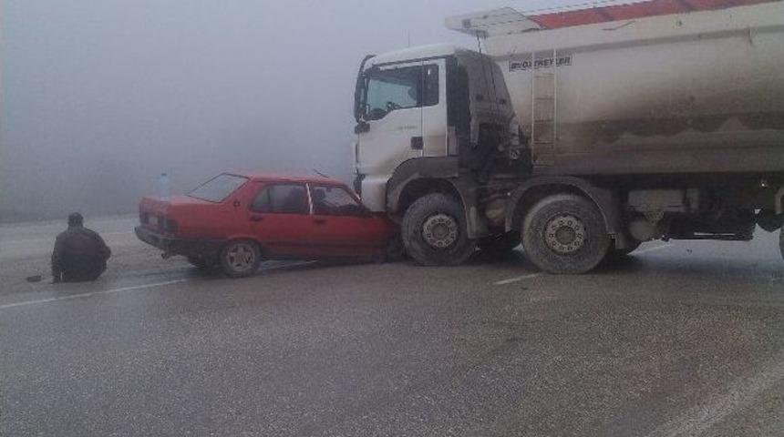 Sınava Gelen Din G&ouml;revlileri Kaza Yaptı: 5 Yaralı