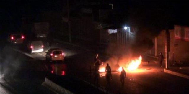 Cizre'de Olayli Gece: Biri Polis, 2 Yarali