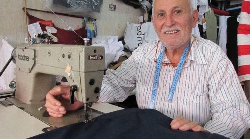 Hasan Dede, Kumaş Değil Unutulmak &Uuml;zere Olan Y&ouml;r&uuml;k K&uuml;lt&uuml;r&uuml;n&uuml; Dikiyor