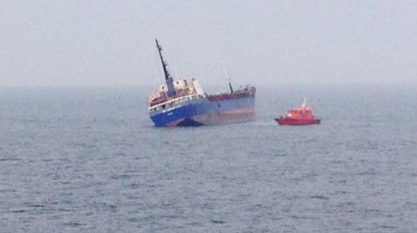 Kum Y&uuml;kl&uuml; Gemi Batma Tehlikesi Ge&ccedil;iriyor