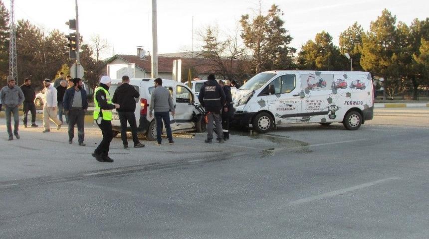 Kaza Anı G&uuml;venlik Kameralarına Yansıdı
