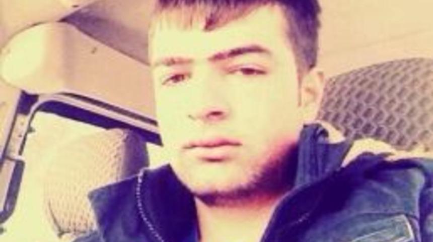 17 Yaşındaki Gen&ccedil; Parkta &Ouml;l&uuml; Bulundu