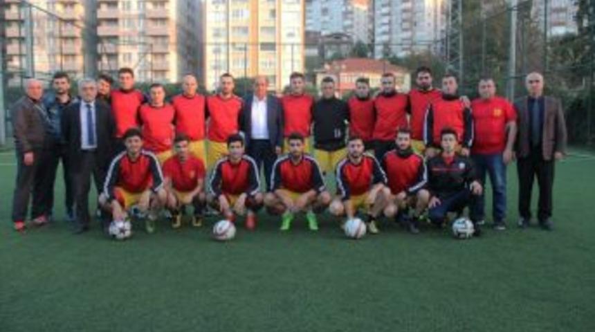 G&uuml;l&uuml;&ccedil; Belediyespor Şampiyon Oldu