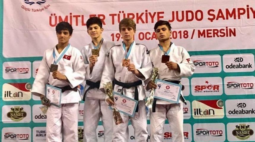 Vanlı Judocu G&uuml;m&uuml;ş Madalyanın Sahibi Oldu