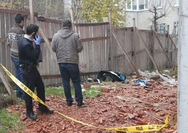 İnşaatta Erkek Cesedi Bulundu 1