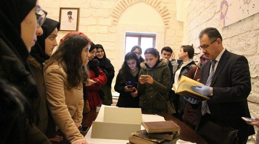 Yazarlık Okulu &Ouml;ğrencilerinden Tarihi Arşive Yolculuk
