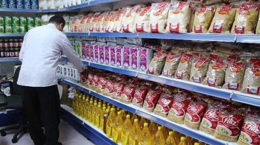 Bu Markette Para Yerine Sevgi Ge&ccedil;iyor