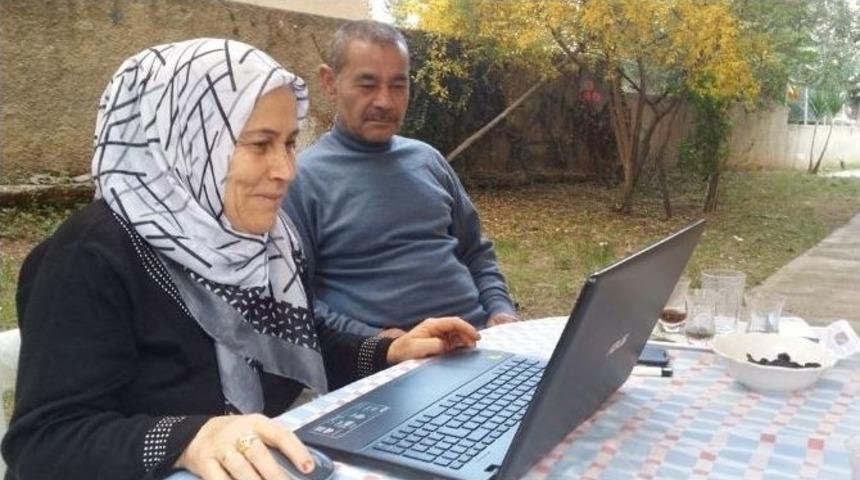 Nazmiye Teyzenin Azmi Parmak Isırtıyor