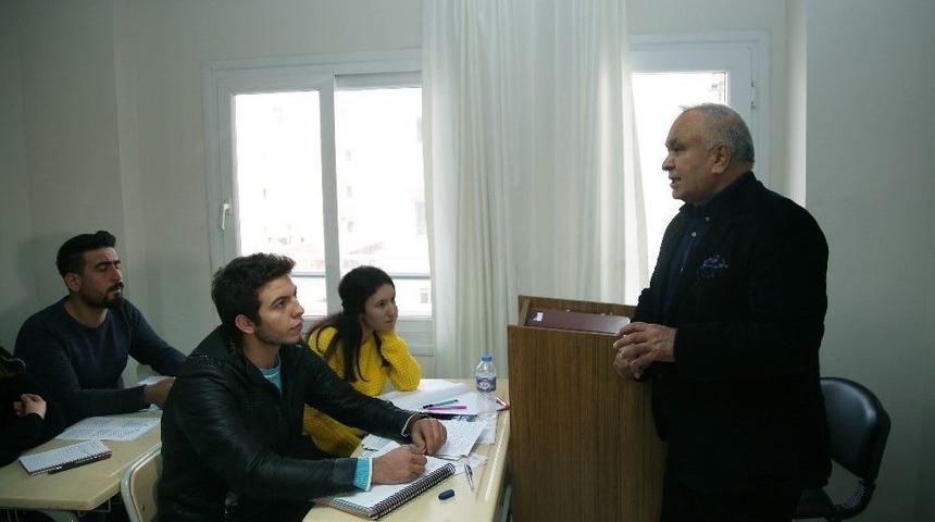 Tollu, Et&uuml;t Merkezi &Ouml;ğrencileriyle Buluştu