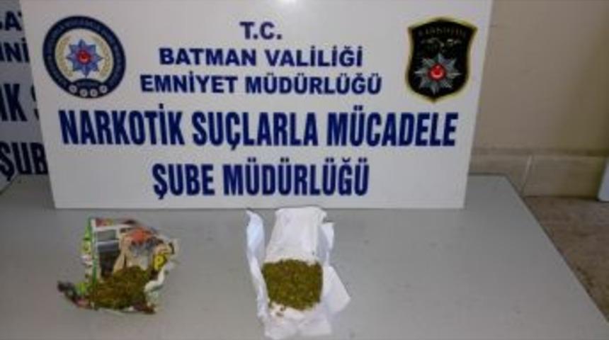 Batman&rsquo;da Esrar Maddesi Ele Ge&ccedil;irildi