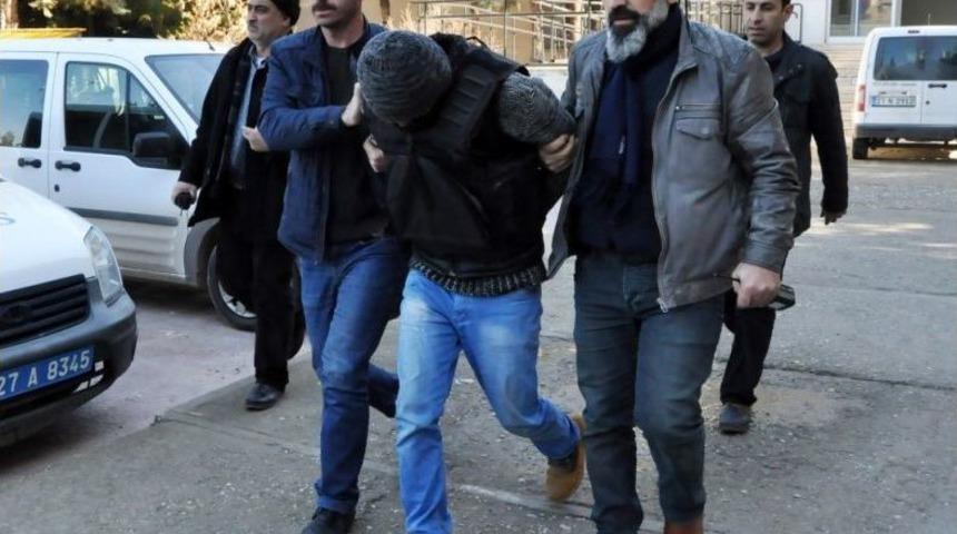 Baba Ve Oğlunu Kaleşnikofla &Ouml;ld&uuml;ren Zanlı 3 Yıl Sonra Yakalandı