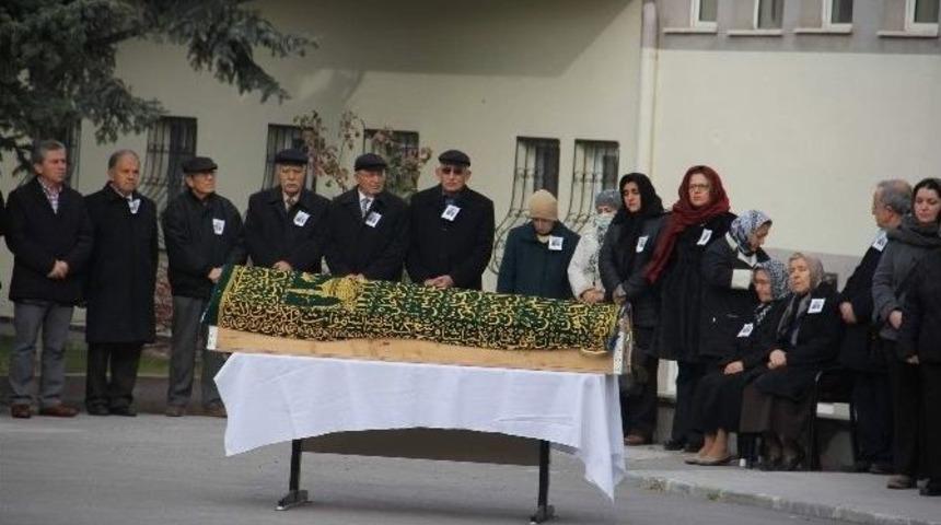 Vefat Eden Yrd. Do&ccedil;. Dr. Ecer İ&ccedil;in İlahiyat Fak&uuml;ltesinde T&ouml;ren D&uuml;zenlendi