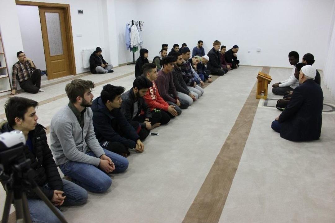 Yabancı &Ouml;ğrenciler, Afrin Operasyonu İ&ccedil;in Fetih Suresi Okudu