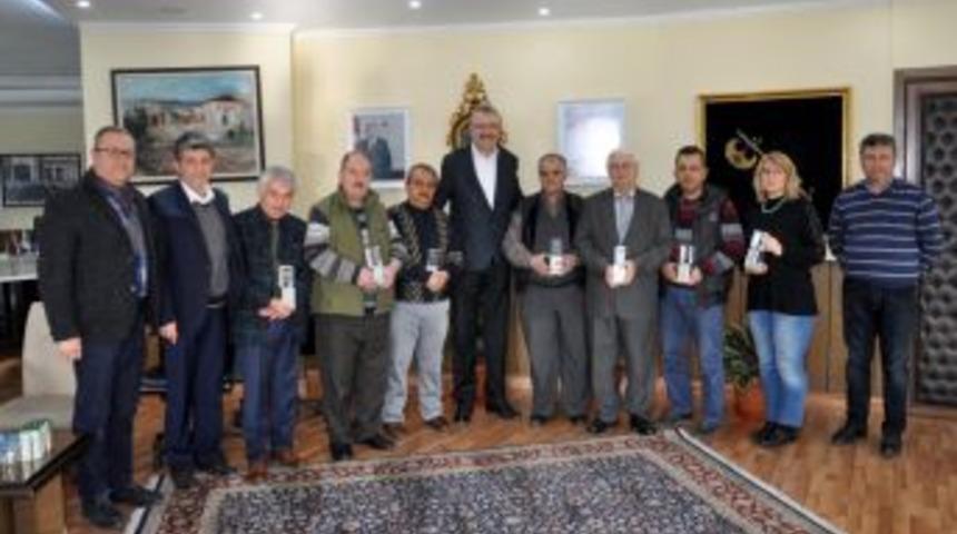 &Ouml;zkan&rsquo;dan Kunduracılara Plaket