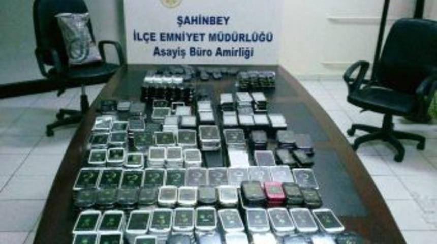 496 Adet Ka&ccedil;ak Cep Telefonu Ele Ge&ccedil;irildi