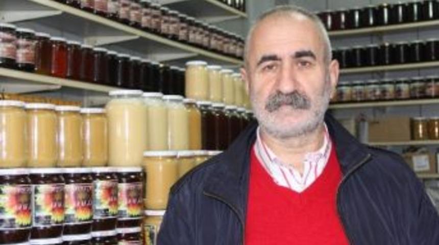 Rizeli Turizmciden Krali&ccedil;e 2. Elizabeth&rsquo;e Anzer Balı