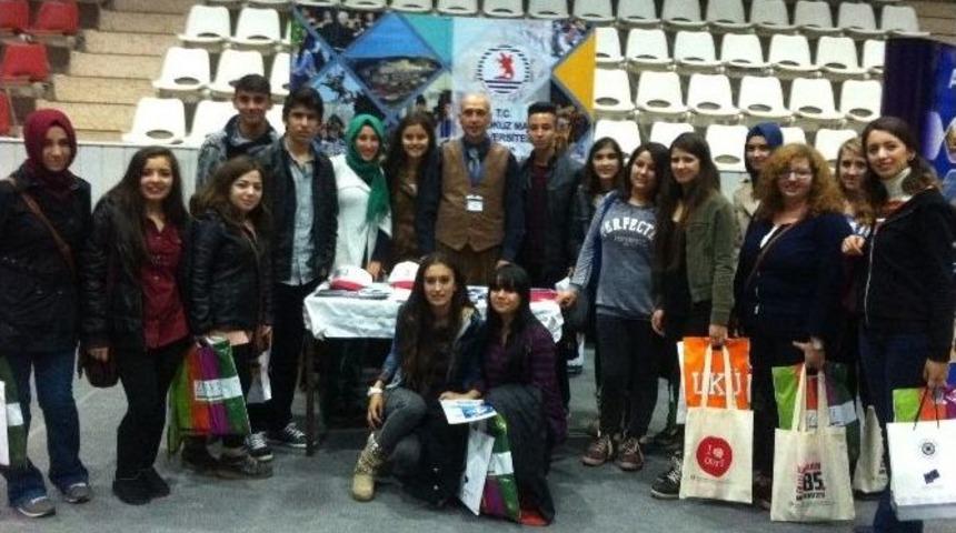 Om&uuml;, &Uuml;niversite Tanıtım Fuarı&rsquo;na Katıldı