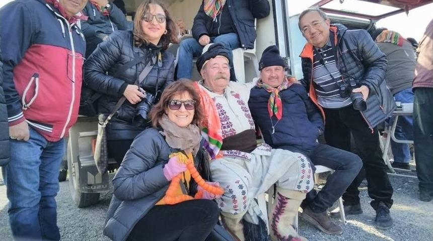 Burhaniye&rsquo;de Deve G&uuml;reşlerini Fotoğrafladılar