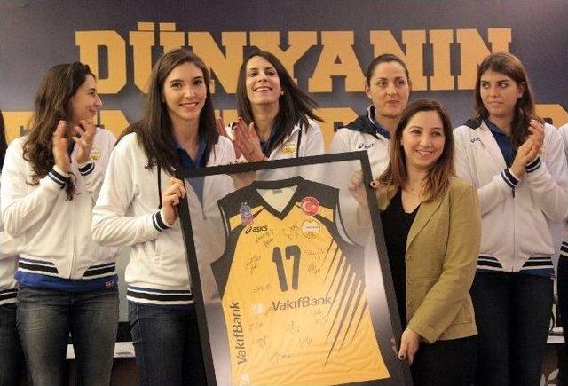 Vakıfbank Bayan Voleybol Takımı, Taraftarlarla Buluştu