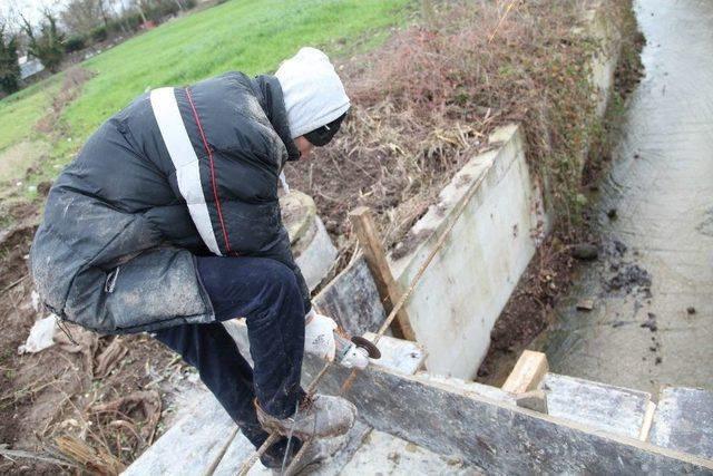 Başiskle’de Yol Ve Köprü Çalışmaları Devam Ediyor