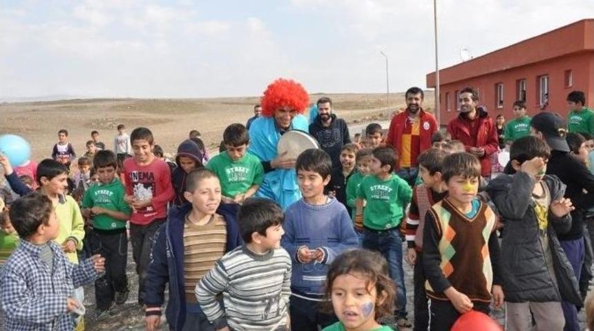 Taraftar Grubundan Yezidilere Ziyaret