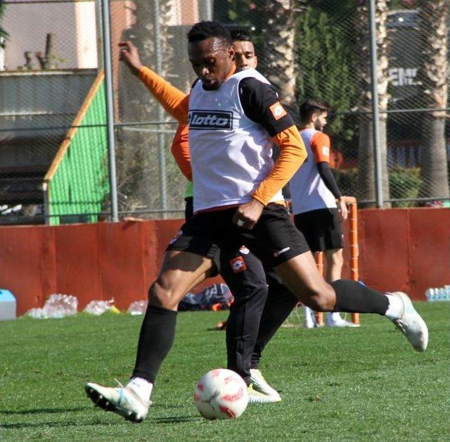 Adanaspor’da Ümraniyespor Mesaisi Başladı