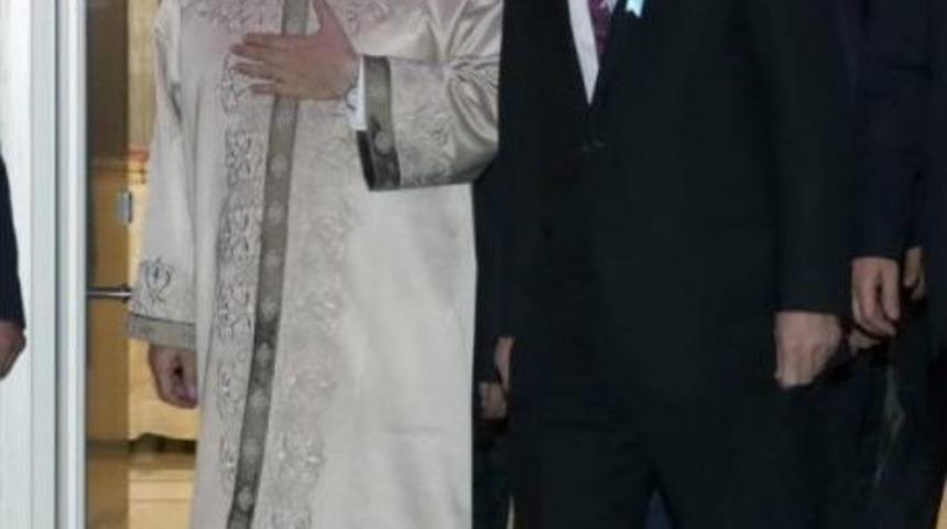 Cumhurbaşkani Erdoğan: Darbe İle İş Başina Gelmiş Bir Zat &Ccedil;ikiyor Interpol'e Talimat Veriyor (2)