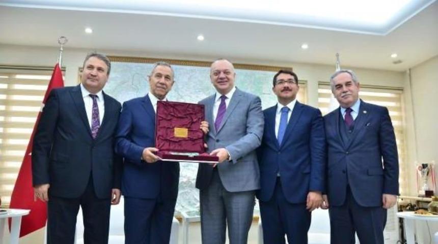 Arin&ccedil;'tan Şehirlerin İsimleri Değişebilir Sinyali (2)