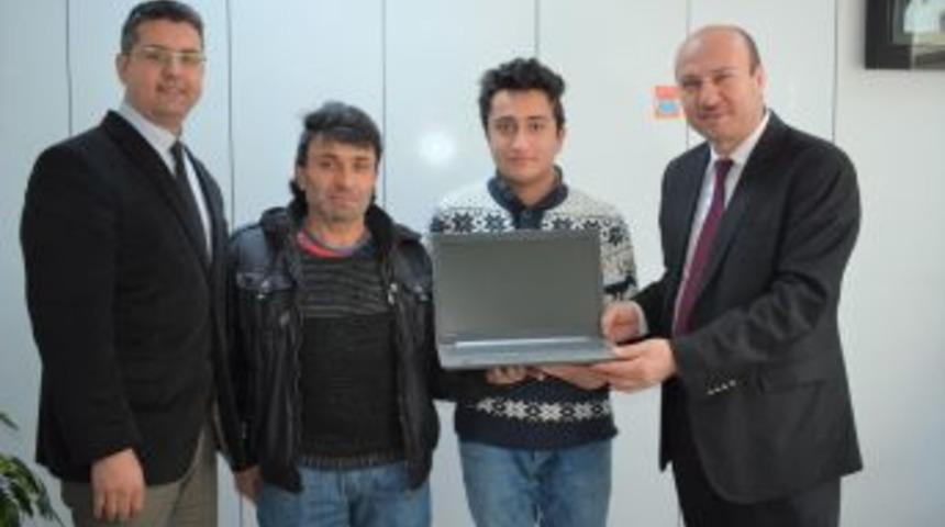 &Ouml;zel Vatandaşa Laptop Jesti