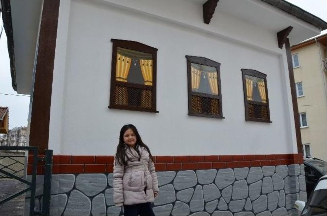 Boz&uuml;y&uuml;k&rsquo;te Trafolar Boyanarak G&uuml;zelleştirildi