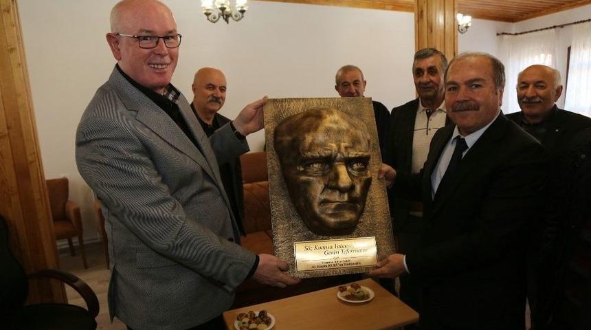 Kazım Kurt Mihalı&ccedil;&ccedil;ıklar Derneği&rsquo;ni Ziyaret Etti