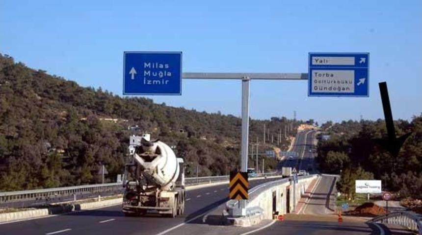 Bariş Akarsu'nun &Ouml;ld&uuml;ğ&uuml; Kavşakta Otogar Eylemi