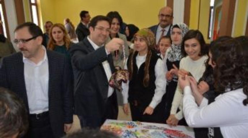 Aksaray&rsquo;da &Ouml;zel &Ccedil;ocukların Sergisine Yoğun İlgi