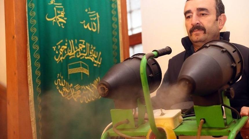 Mersin&rsquo;de İbadethaneler Temizleniyor