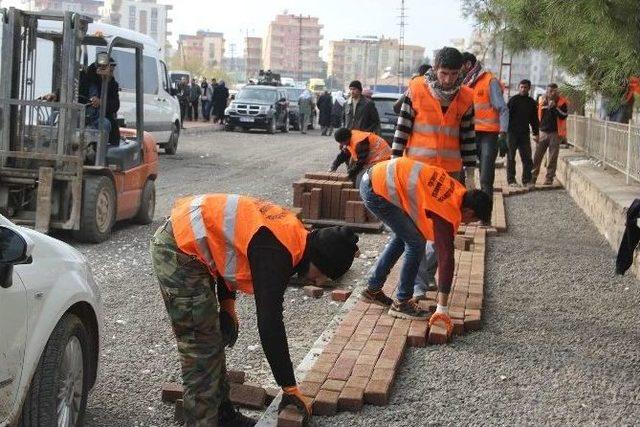 Parke Çalışmasına Pankartlı Teşekkür