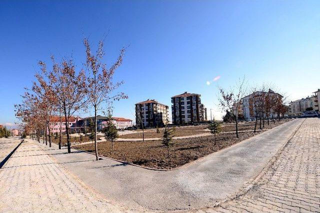 Isparta Belediyesi’nden 6 Park, 8 Semt Spor Sahası