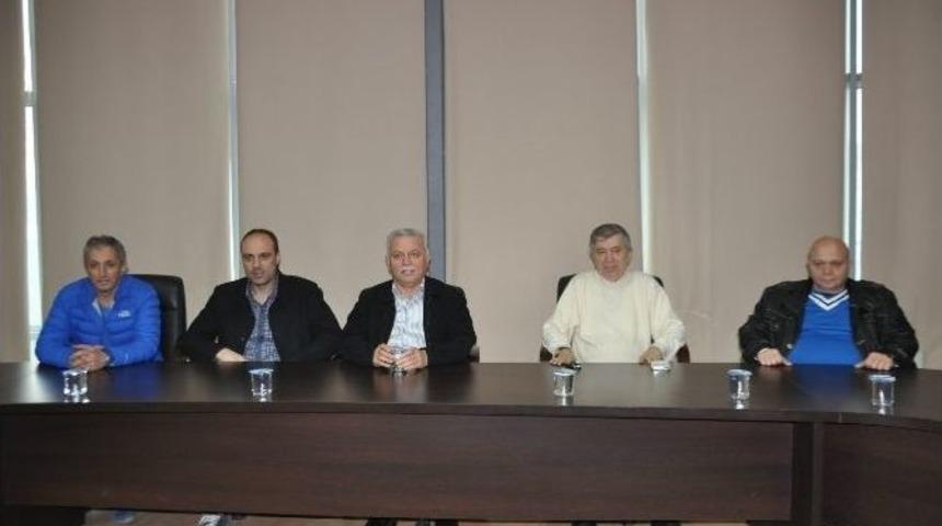 Sakaryaspor Kul&uuml;p Başkanı Selahattin Aydın&rsquo;dan Değerlendirme Toplantısı