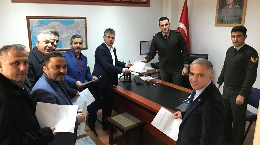 G&ouml;n&uuml;ll&uuml; Askerlik İ&ccedil;in Dilek&ccedil;e Verdiler