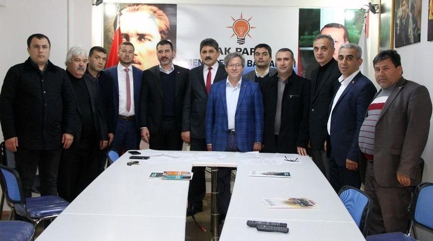 13 İl&ccedil;e Başkanından Mete&rsquo;ye Destek A&ccedil;ıklaması