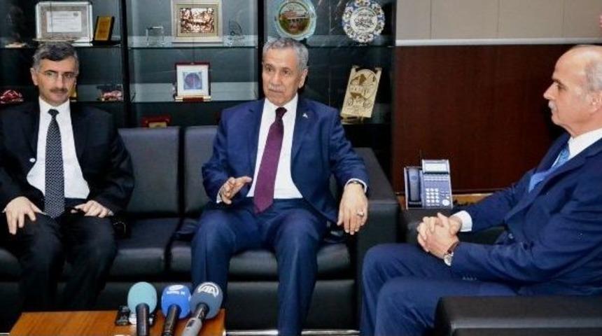 Arın&ccedil;&rsquo;dan Bir İsim Değişikliği &Ouml;nerisi De &Uuml;niversiteye