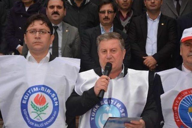 &Ouml;ğretmenin &Ouml;ğrenciler Tarafindan D&ouml;v&uuml;lmesine Tepki 1