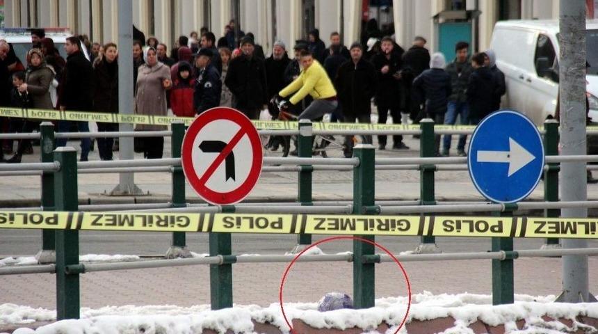 Vatandaşın Şüpheli Poşet Merakı