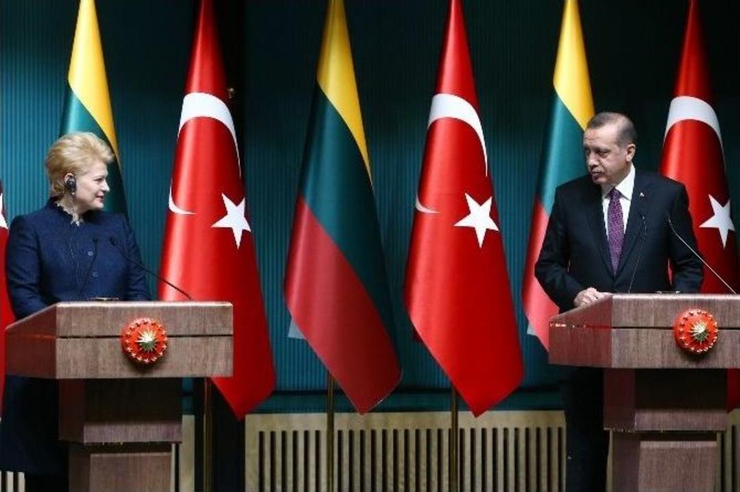 Erdoğan, Bir Gazetecinin, "ışid&rsquo;le M&uuml;cadele" Konusundaki Sorusunu, "ışid Değil, Deaş" Diyerek D&uuml;zeltti