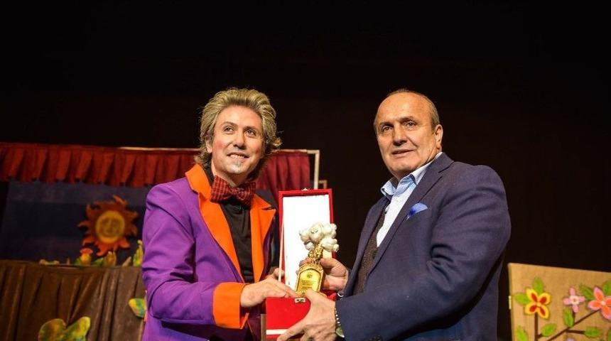 Taşk&ouml;pr&uuml;&rsquo;de Minikler Tiyatroya Doydu