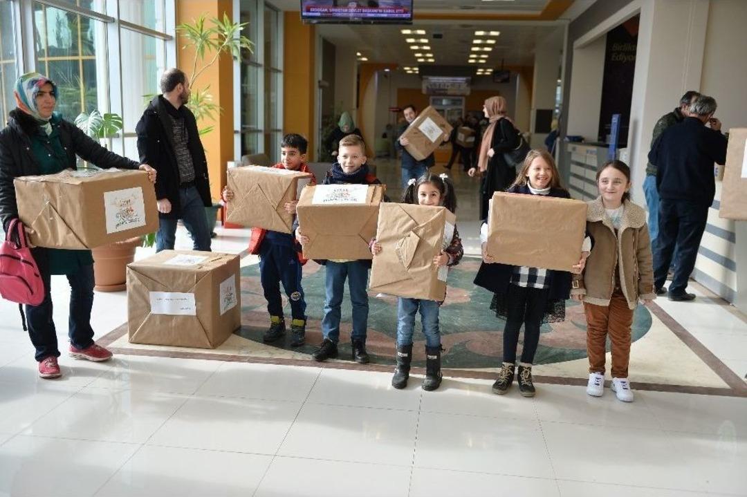 Minik Ellerden Hazırlanan Hediyeler Afrin&rsquo;e Doğru Yola &Ccedil;ıktı
