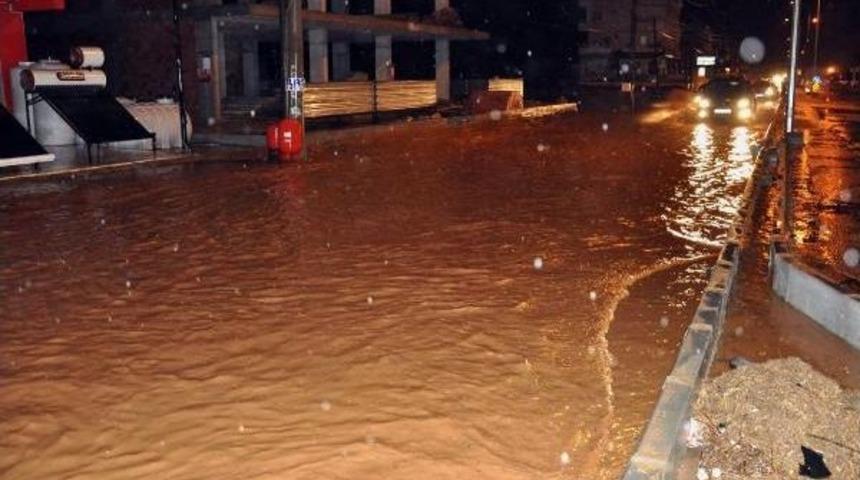 Didim, Sağanak Yağmura Teslim Oldu